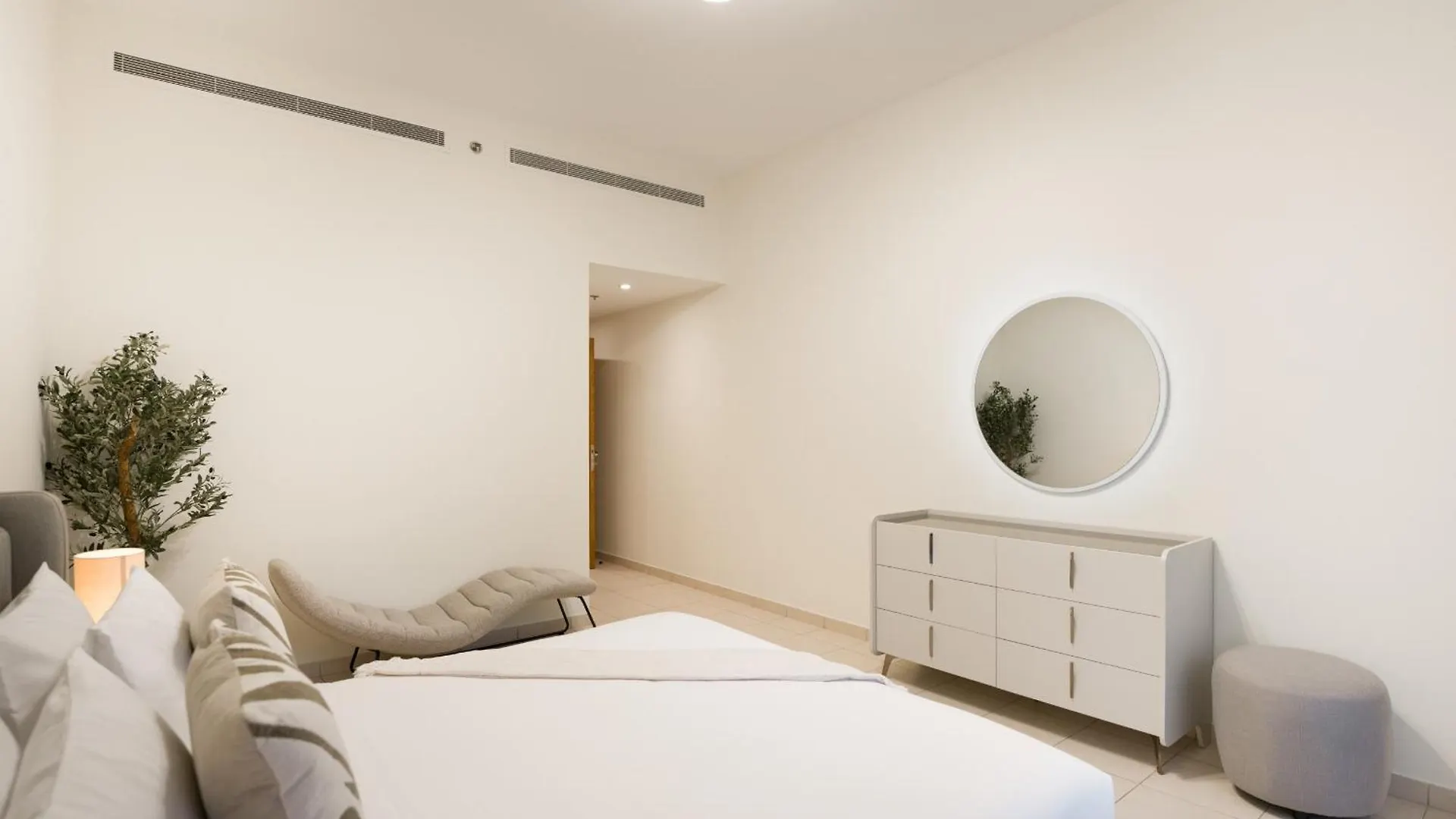 Easygo - Spacious Luxury1Br Apartment In Bay Square 9 Dubai 0*,  United Arab Emirates
