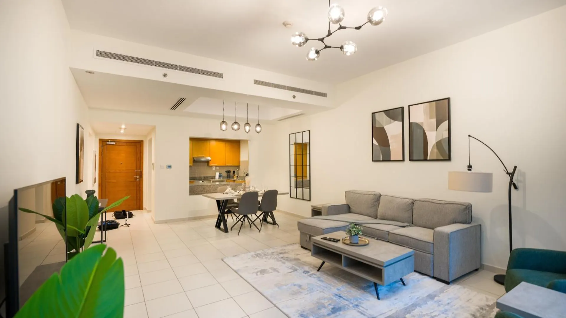 Easygo - Spacious Luxury1Br Apartment In Bay Square 9 Dubai