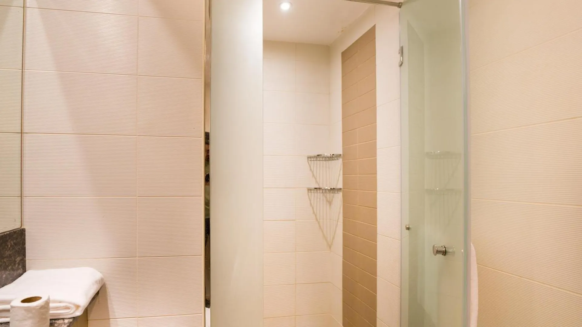 Easygo - Spacious Luxury1Br Apartment In Bay Square 9 Dubai United Arab Emirates