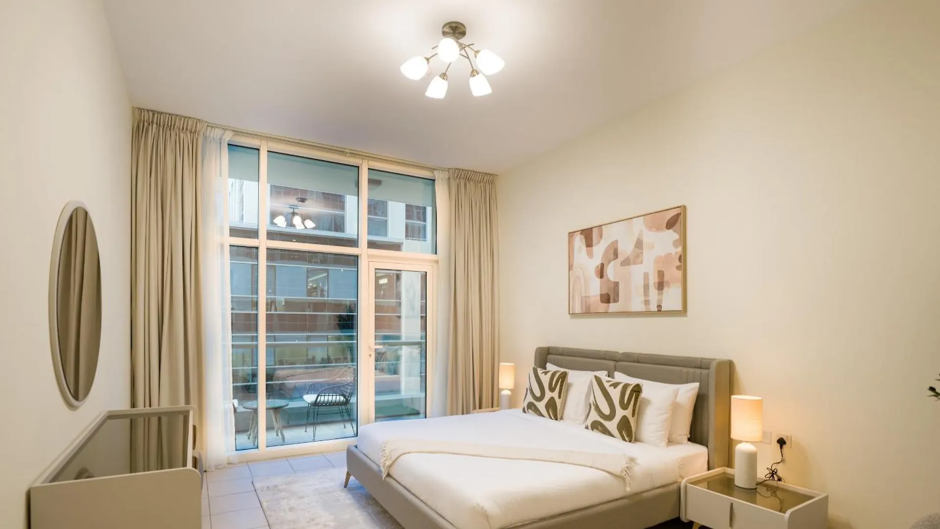 Easygo - Spacious Luxury1Br Apartment In Bay Square 9 Dubai