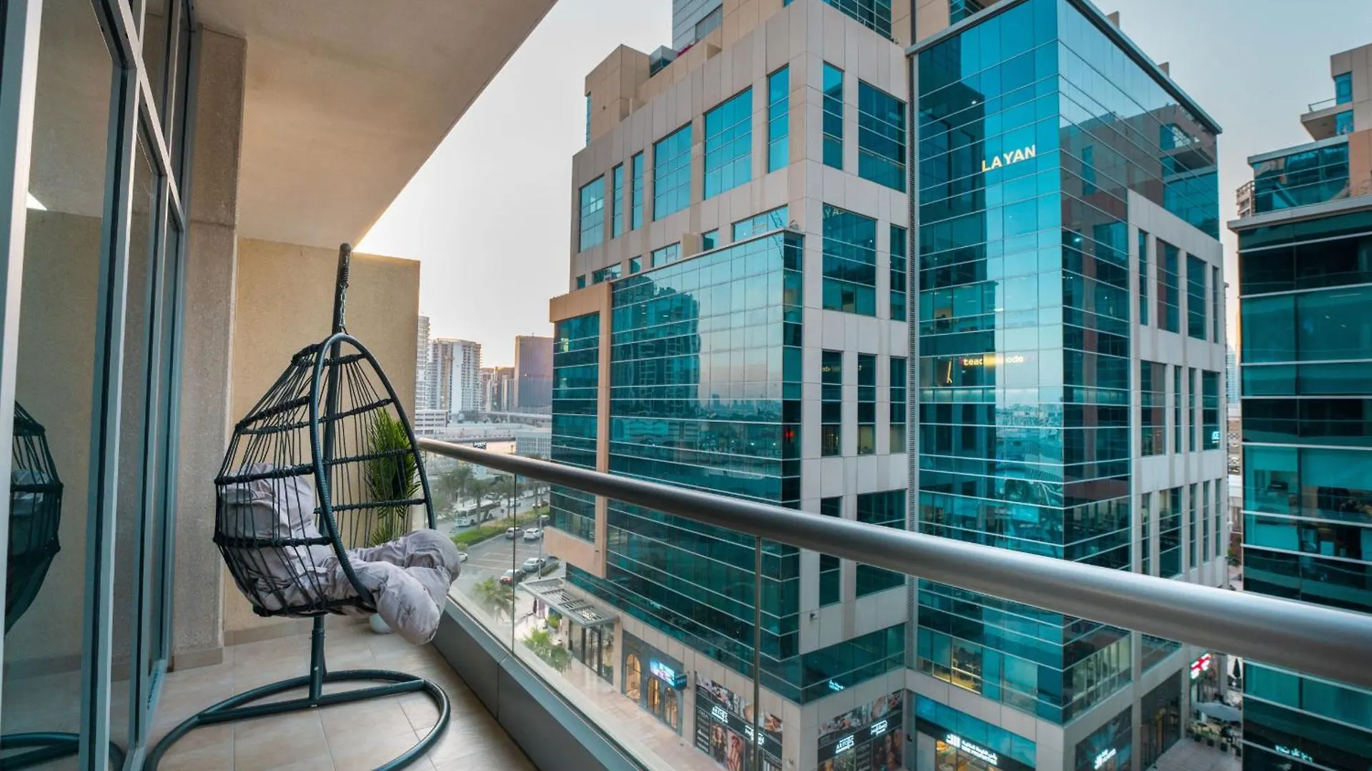 Easygo - Spacious Luxury1Br Apartment In Bay Square 9 Dubai